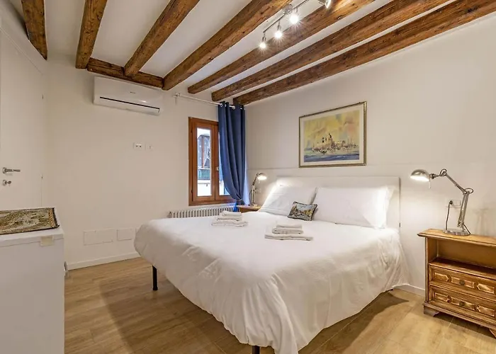 Santa Fosca Cozy アパート *